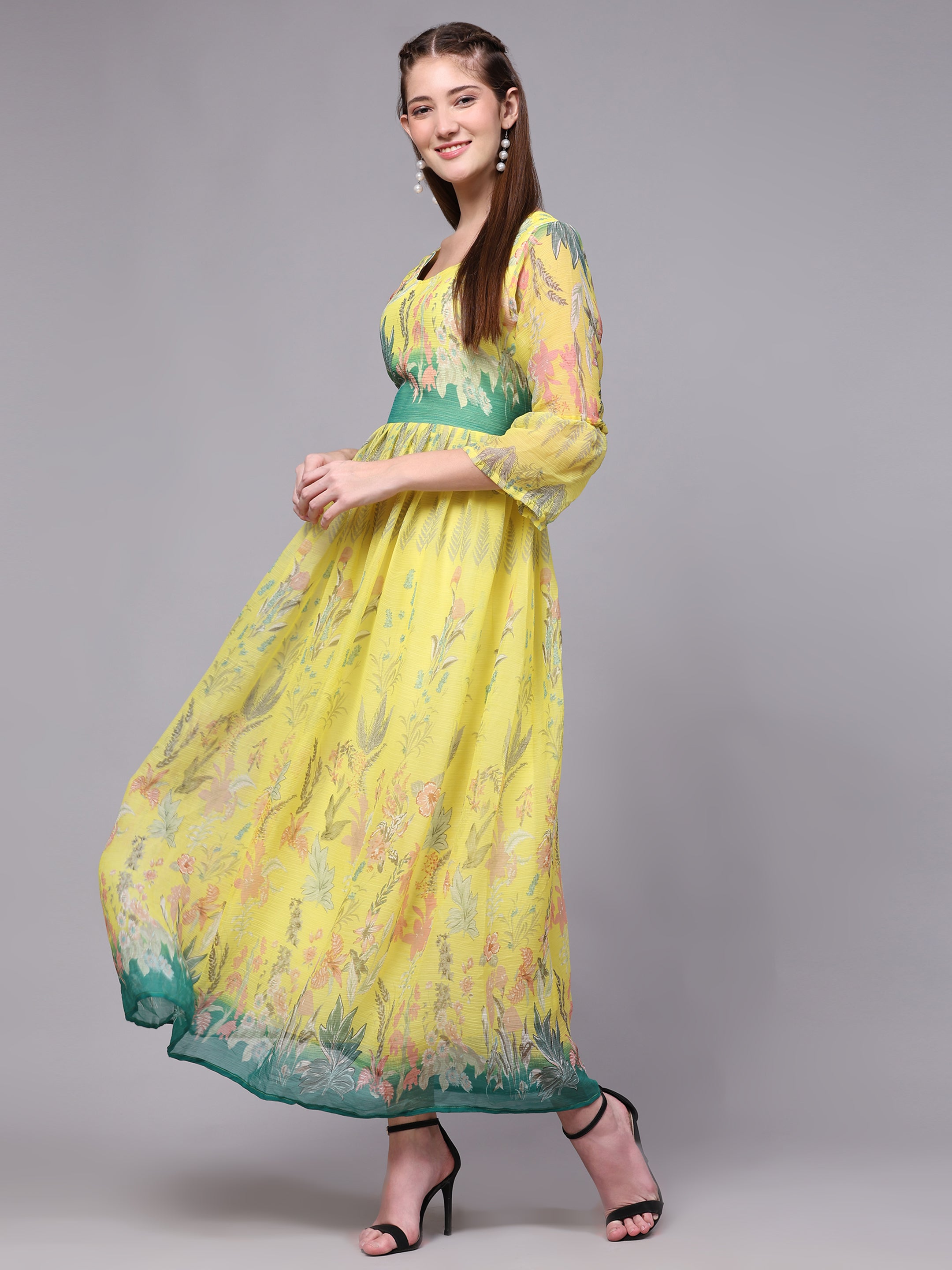 Blooming Elegance: Floral Printed Maxi Dress in Luxuriously Soft Chiffon