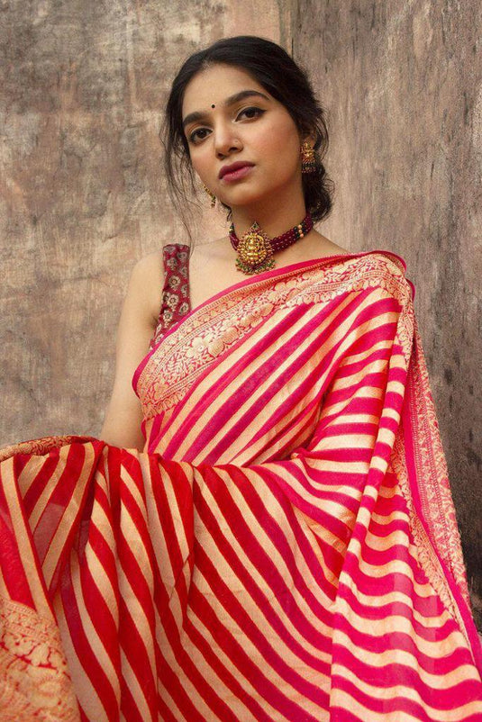 Beautiful Rich Pallu & Jaccquard Work On All Over Saree - thevendorvilla