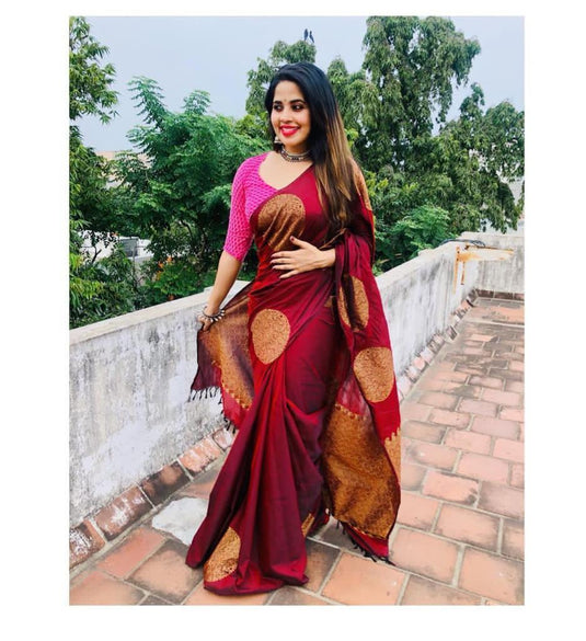 Beautiful Rich Pallu & Jaccquard Work On All Over Saree