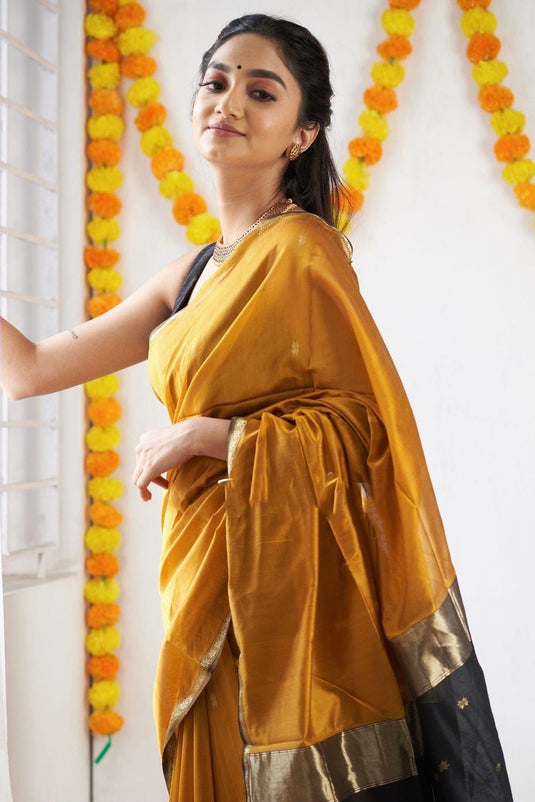 Luxurious Linen: The Soft Slub Saree