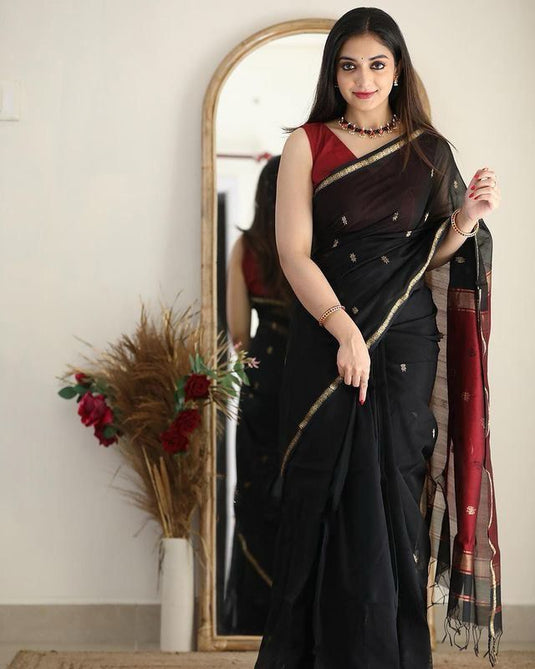 Luxurious Linen: The Soft Slub Saree