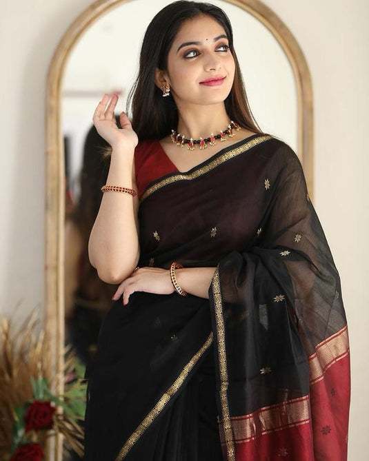 Luxurious Linen: The Soft Slub Saree