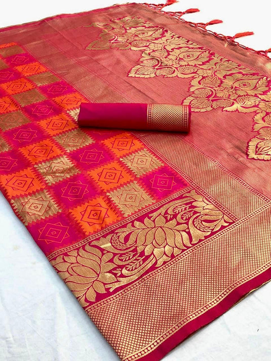 Beautiful Rich Pallu & Jaccquard Work On All Over Saree - thevendorvilla