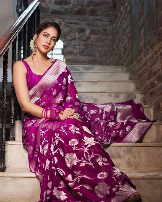 Beautiful Rich Pallu & Jaccquard Work On All Over Saree - thevendorvilla