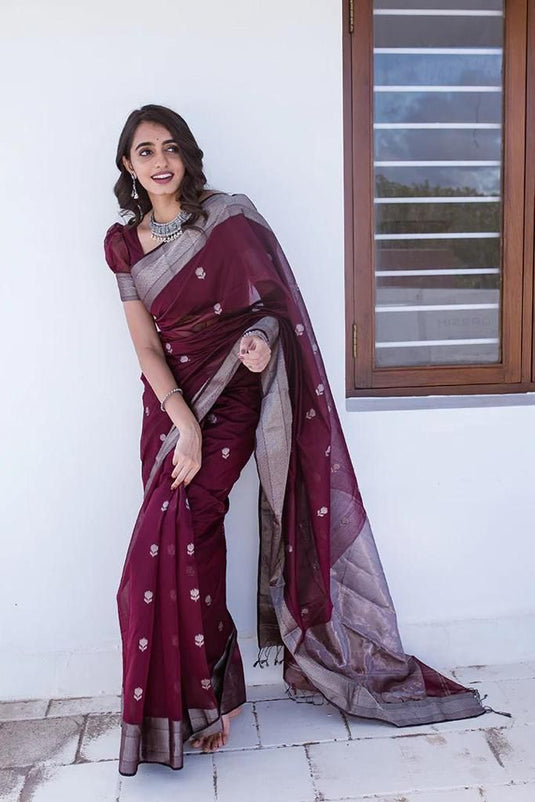 Beautiful Rich Pallu & Jaccquard Work On All Over Saree - thevendorvilla